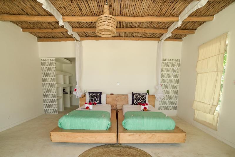 Zanbluu Beach Hotel Kiwengwa  Exterior photo